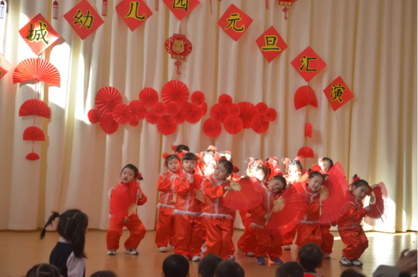 共迎新年 | 康桥悦城幼儿园“庆元旦 迎新年”精彩演出